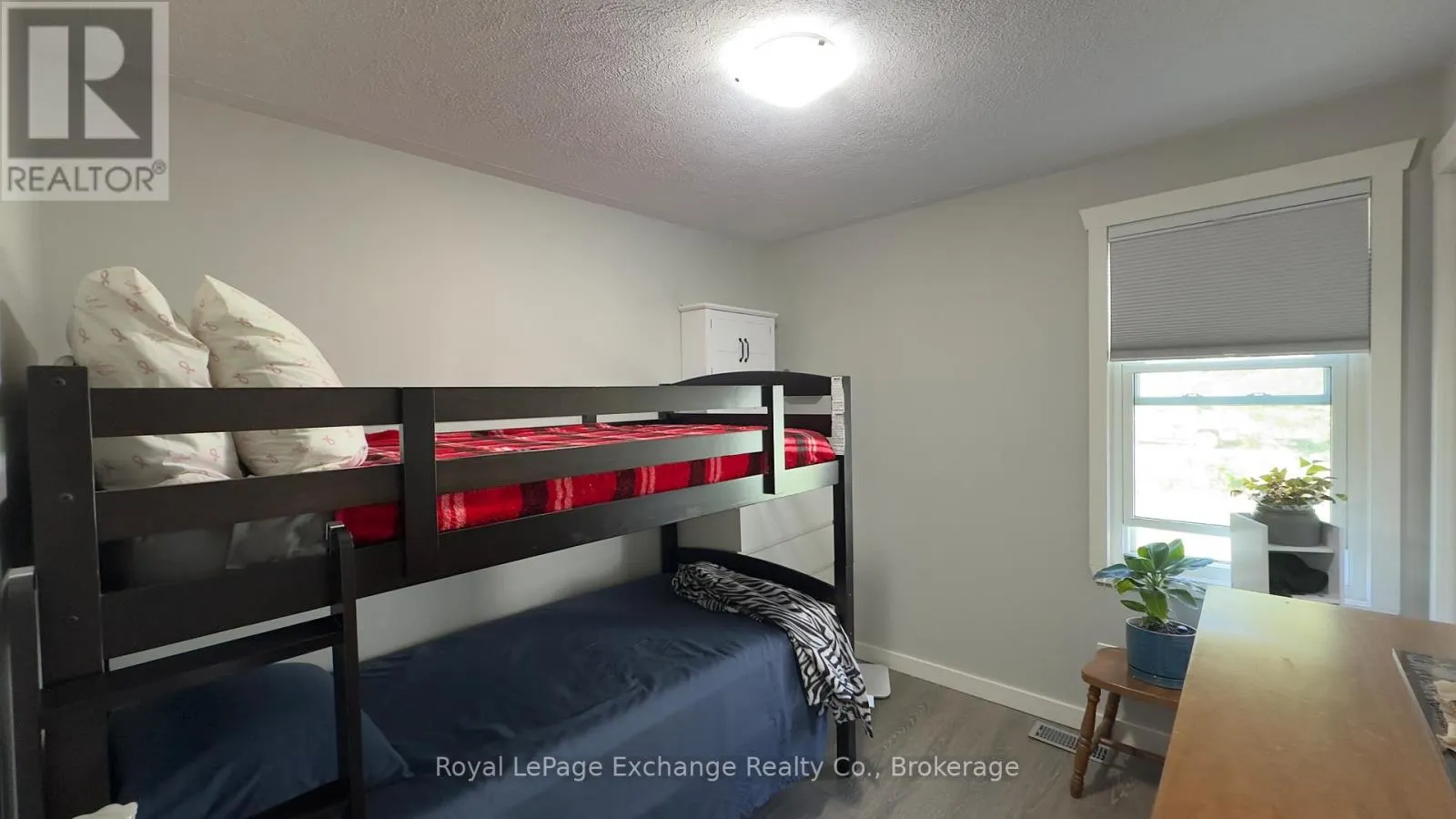 127 YONGE STREET S