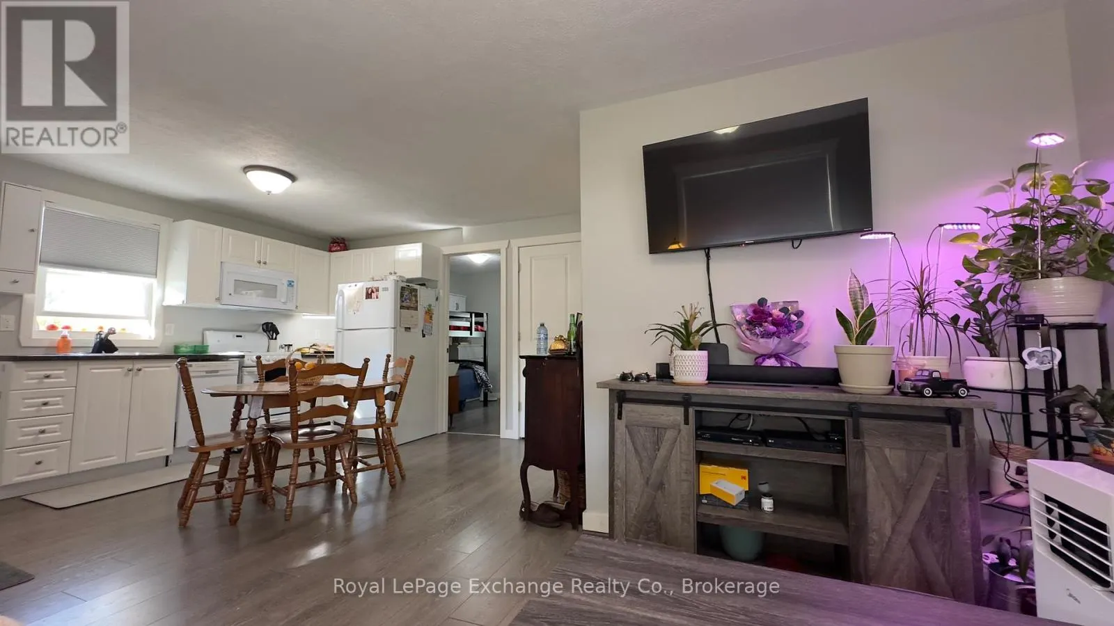 127 YONGE STREET S