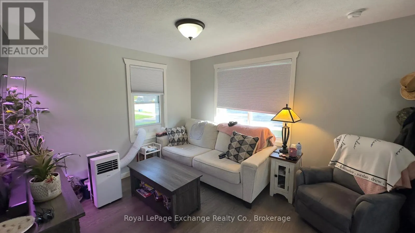 127 YONGE STREET S
