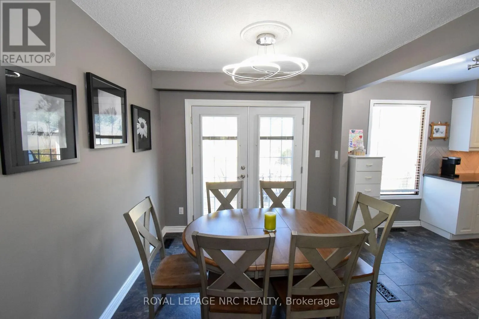 23 GREYSTONE CRESCENT