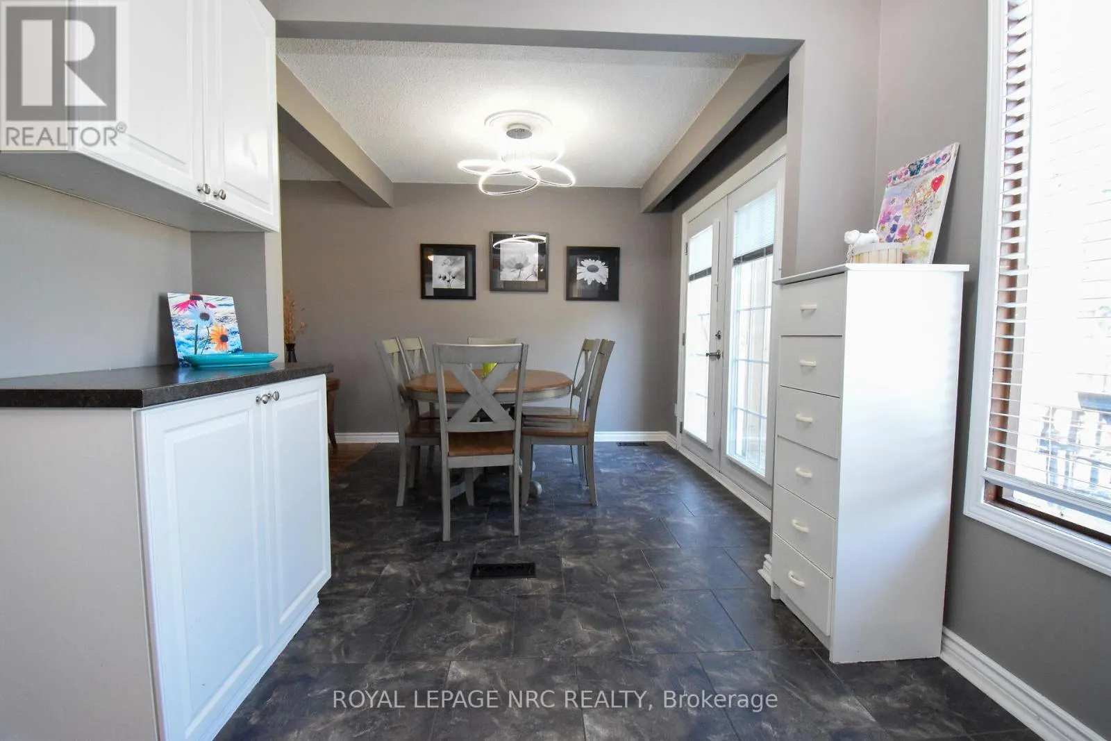 23 GREYSTONE CRESCENT