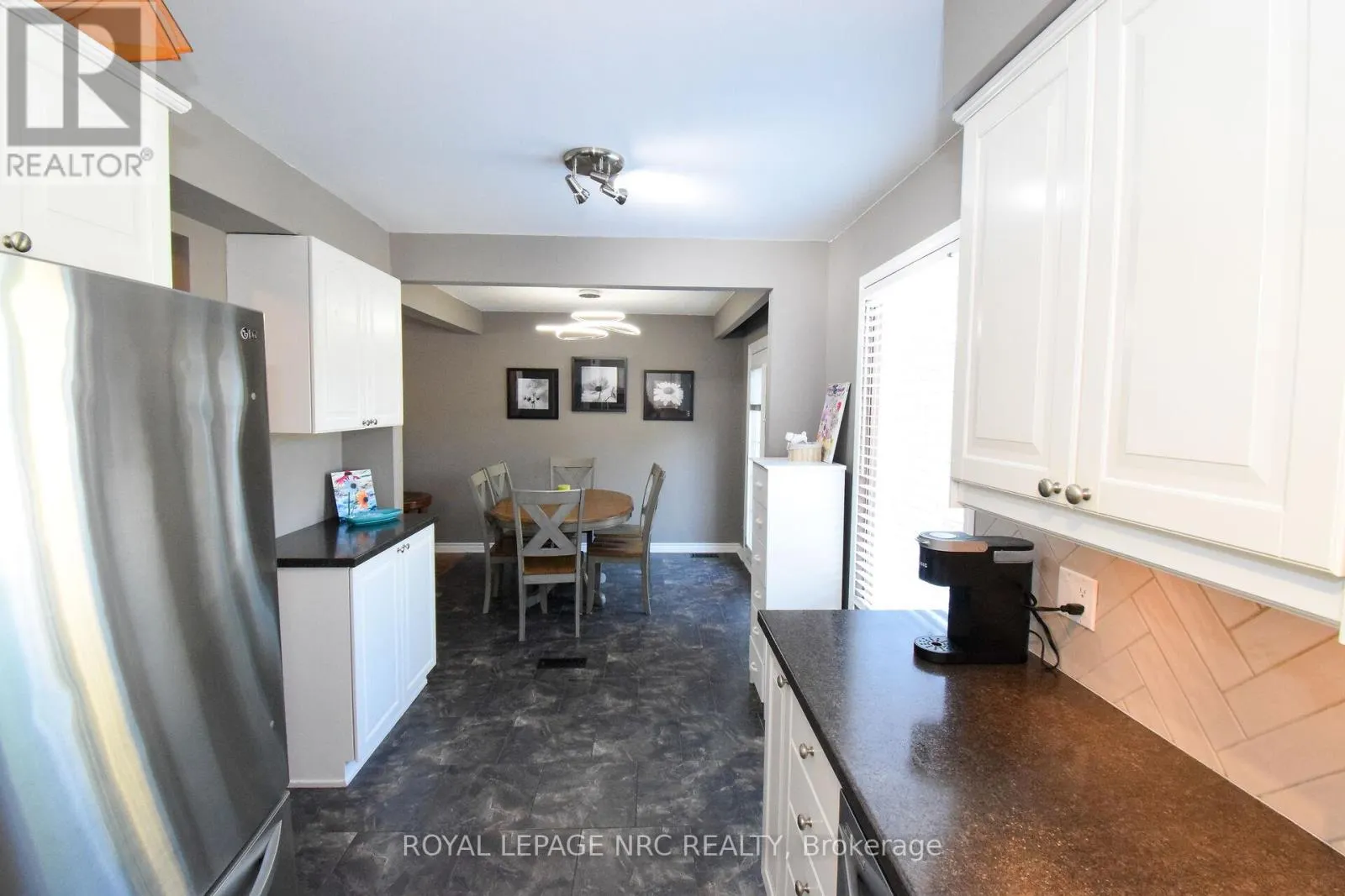 23 GREYSTONE CRESCENT