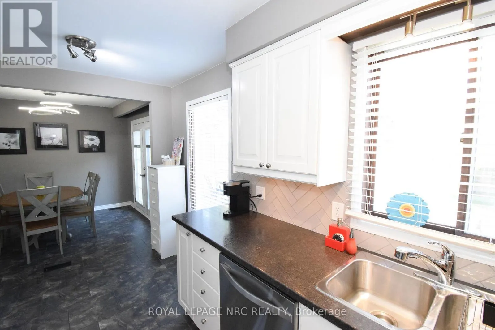 23 GREYSTONE CRESCENT