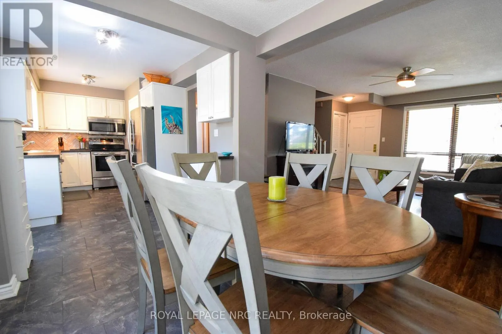 23 GREYSTONE CRESCENT