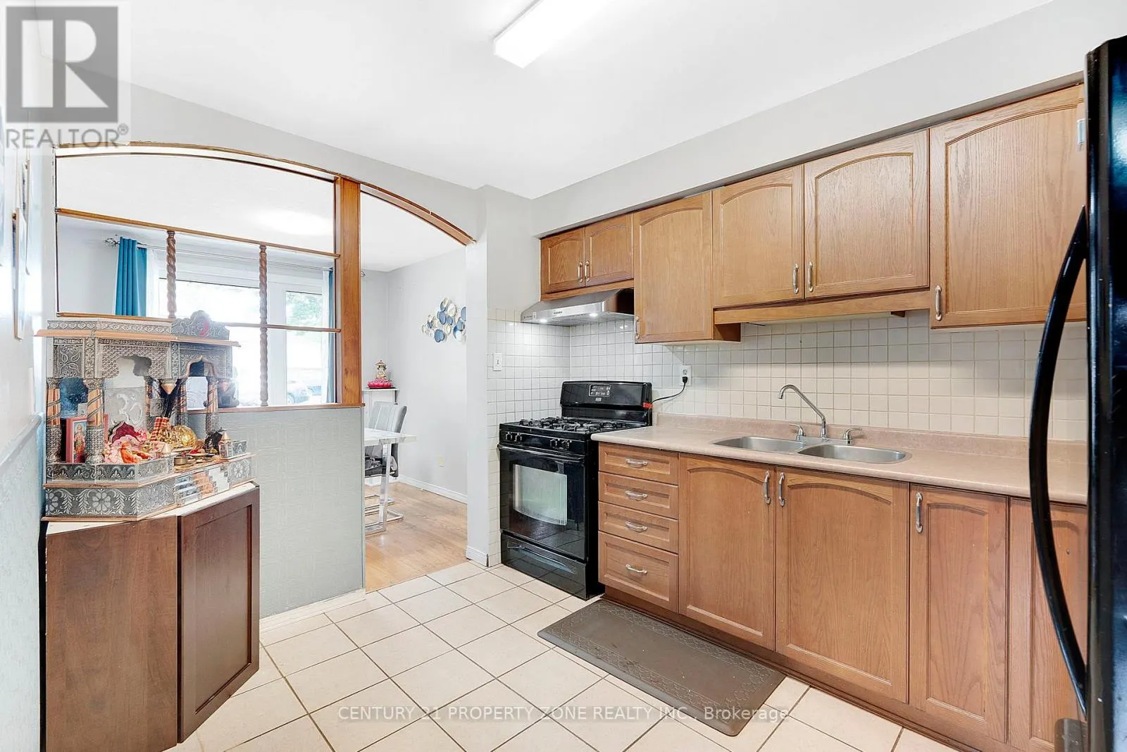 138 BERKINDALE DRIVE