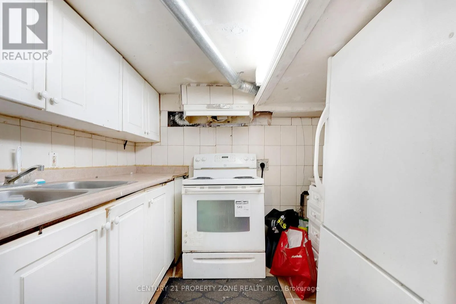 138 BERKINDALE DRIVE