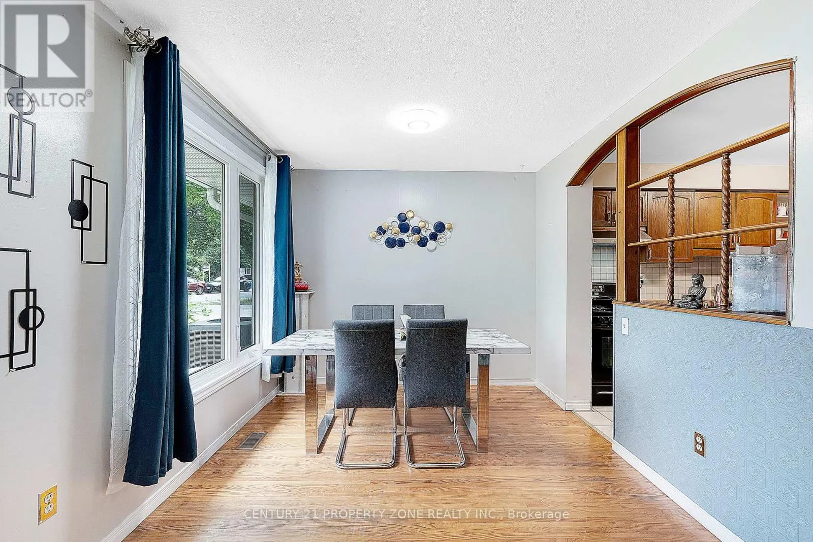 138 BERKINDALE DRIVE