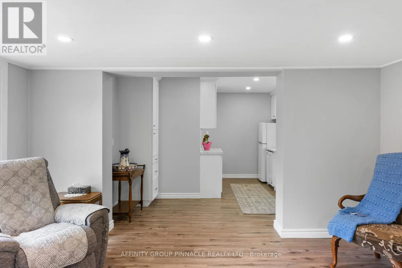 17 RICHARD AVENUE