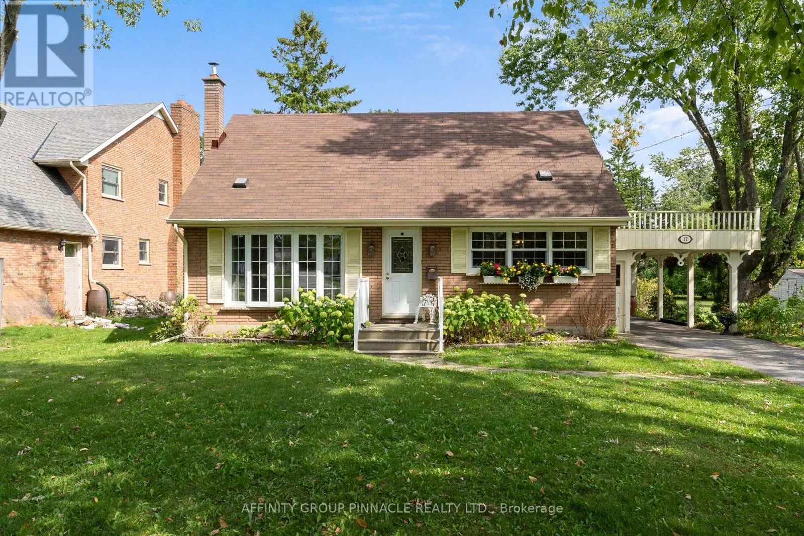 17 RICHARD AVENUE