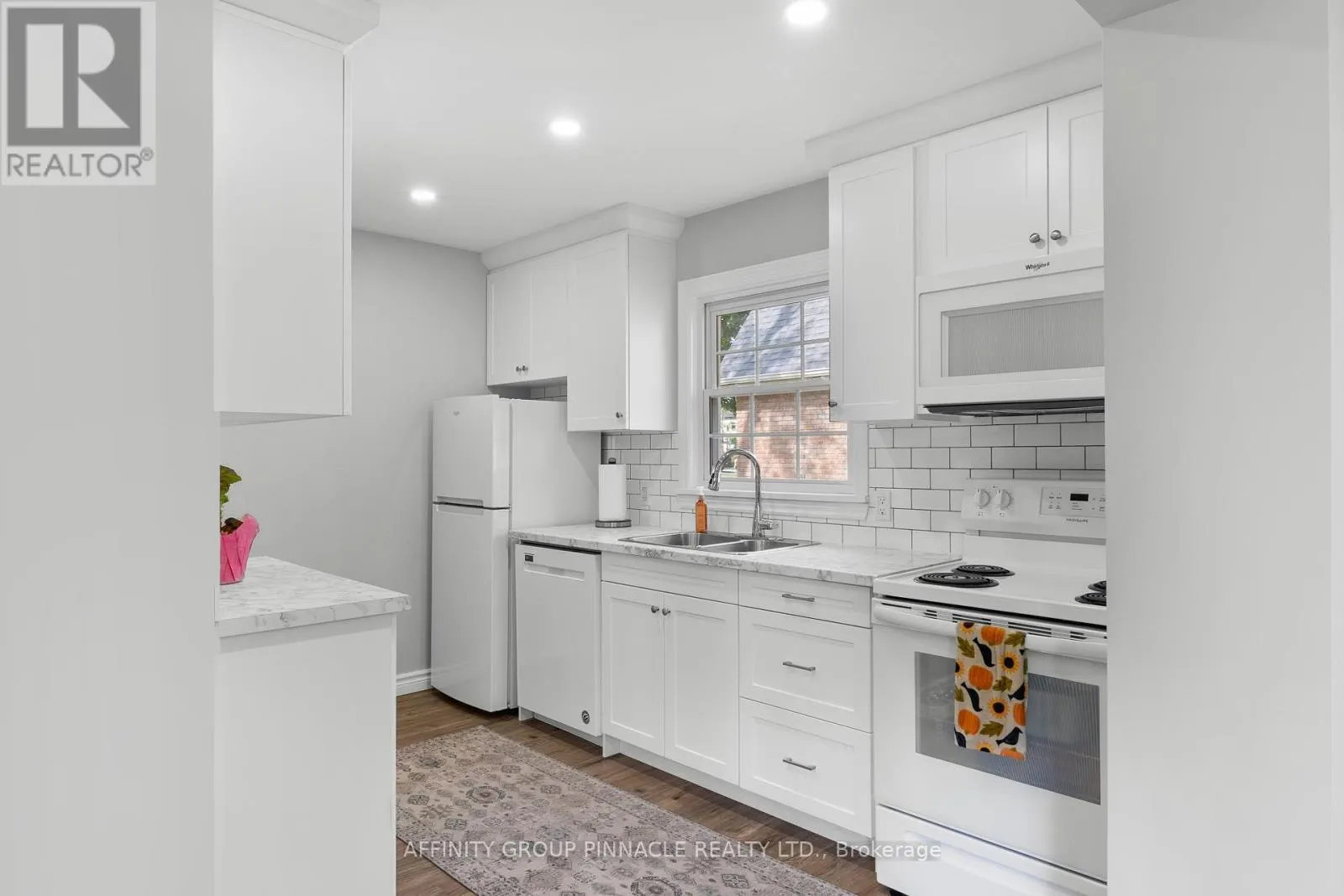 17 RICHARD AVENUE