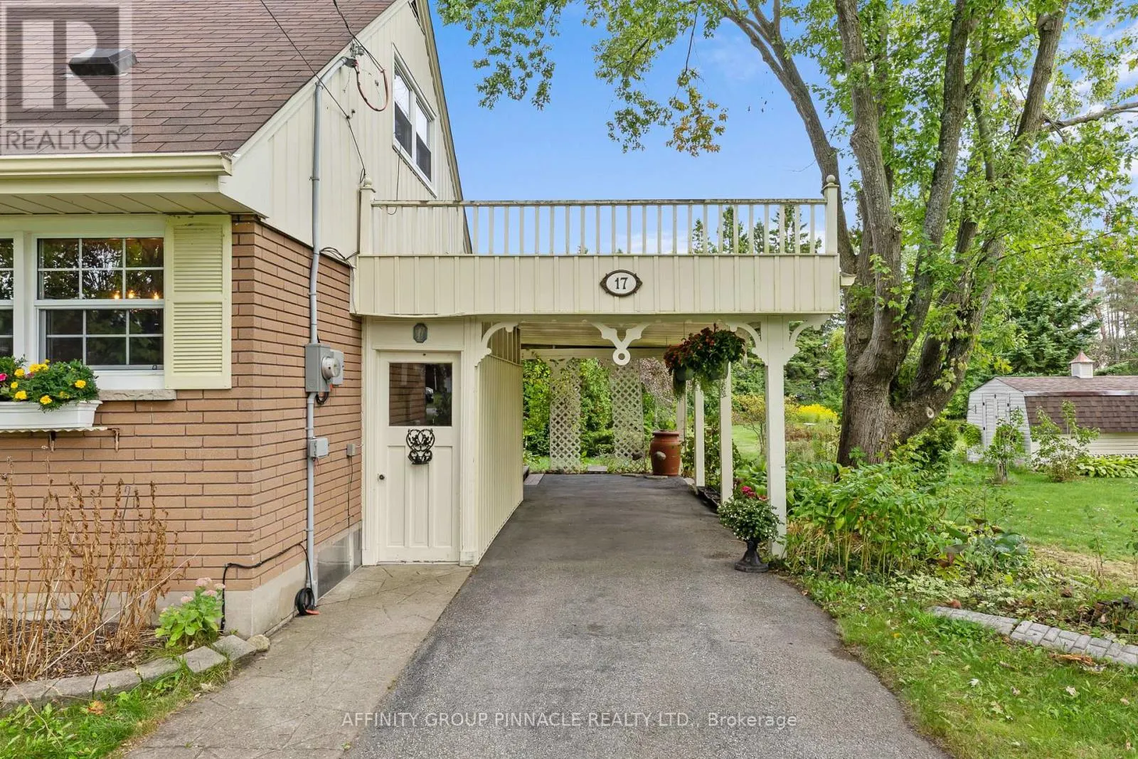 17 RICHARD AVENUE