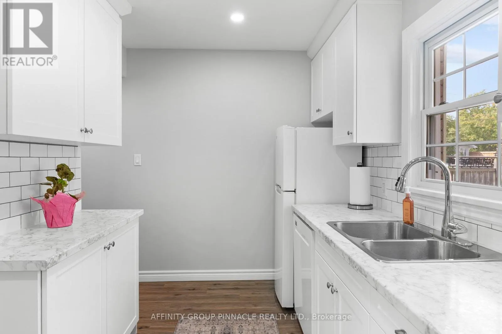 17 RICHARD AVENUE
