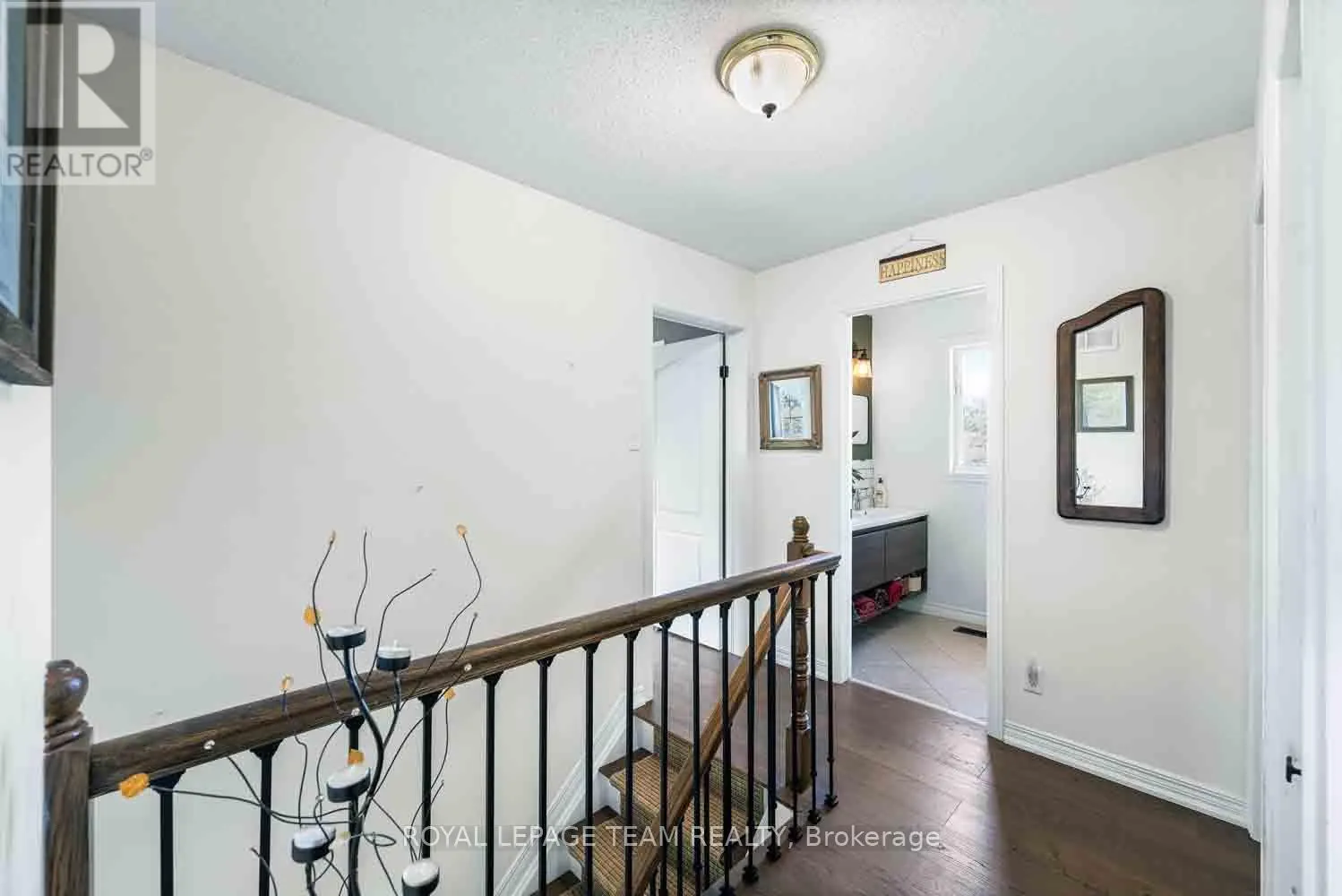 1271 COLLIER CRESCENT