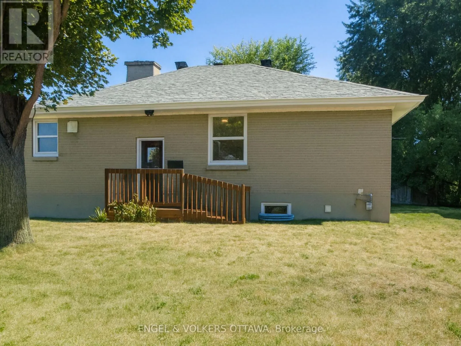 2114 CARLING AVENUE