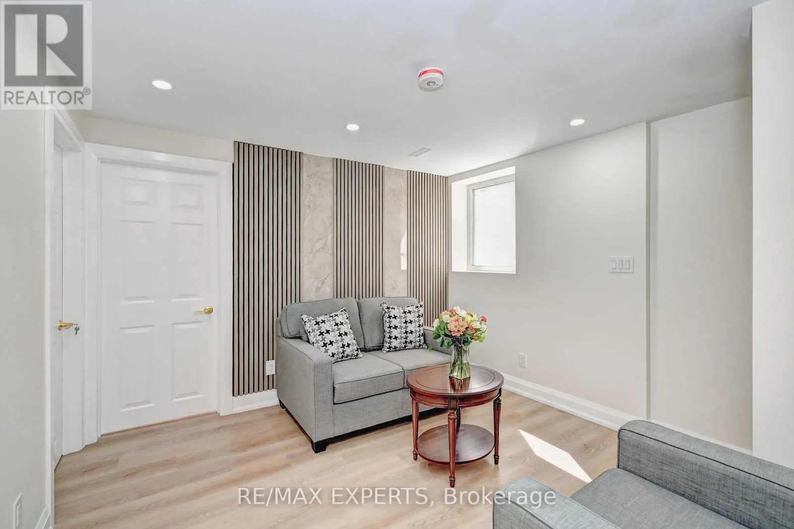 7 HENHOEFFER CRESCENT