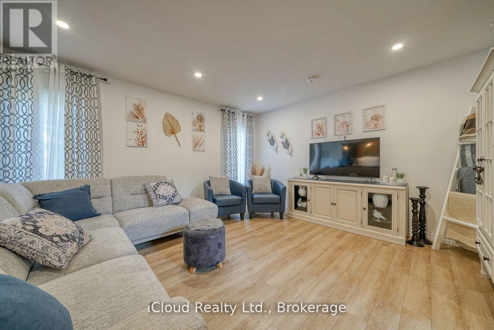 15 CURREN CRESCENT
