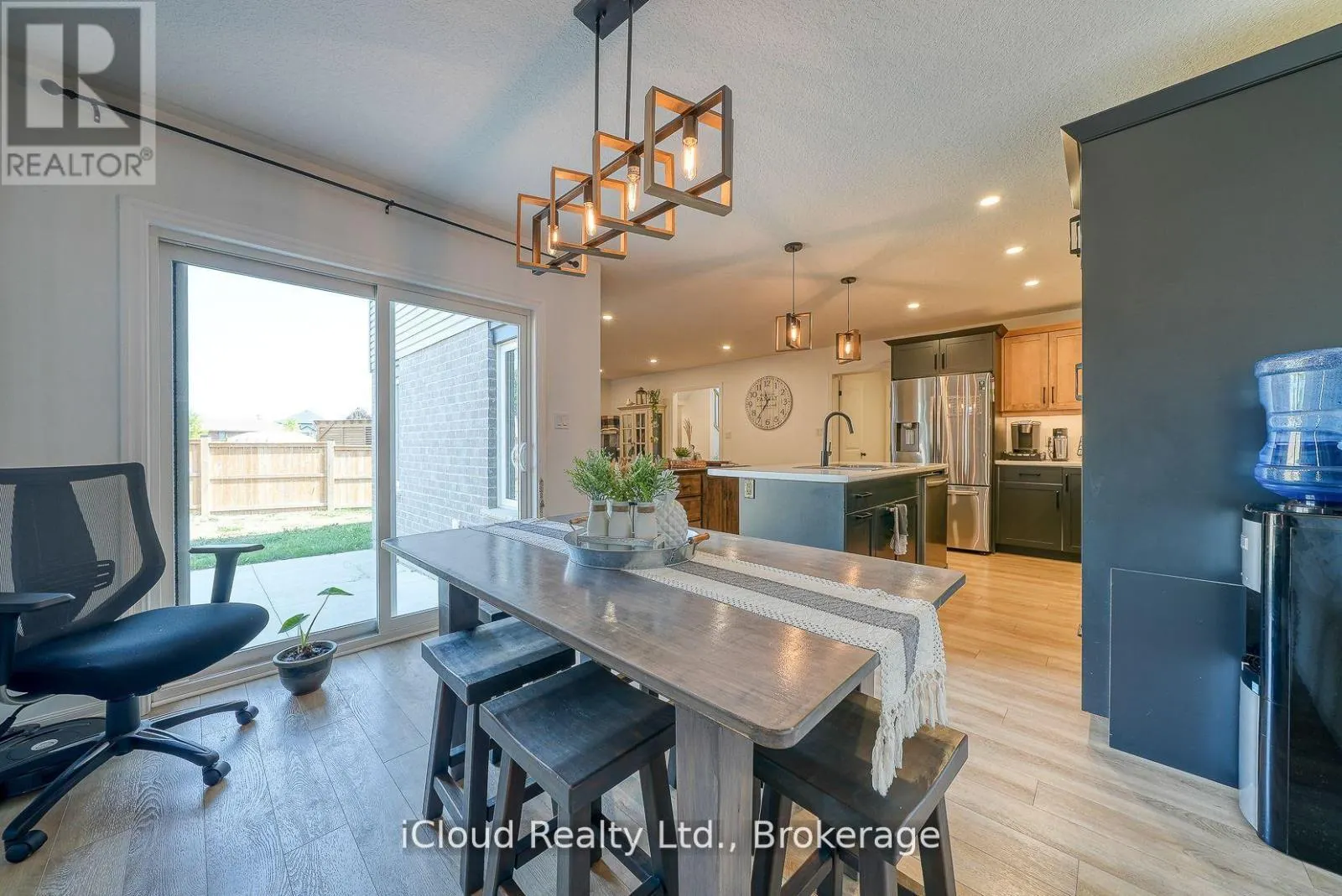 15 CURREN CRESCENT
