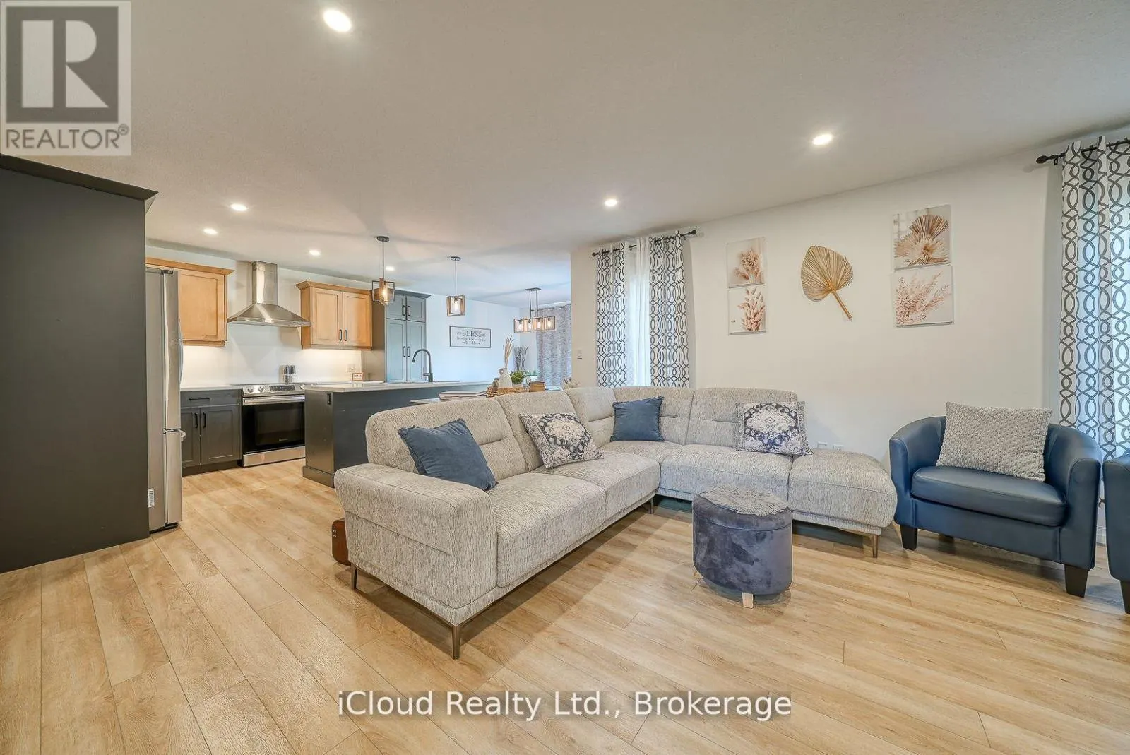 15 CURREN CRESCENT