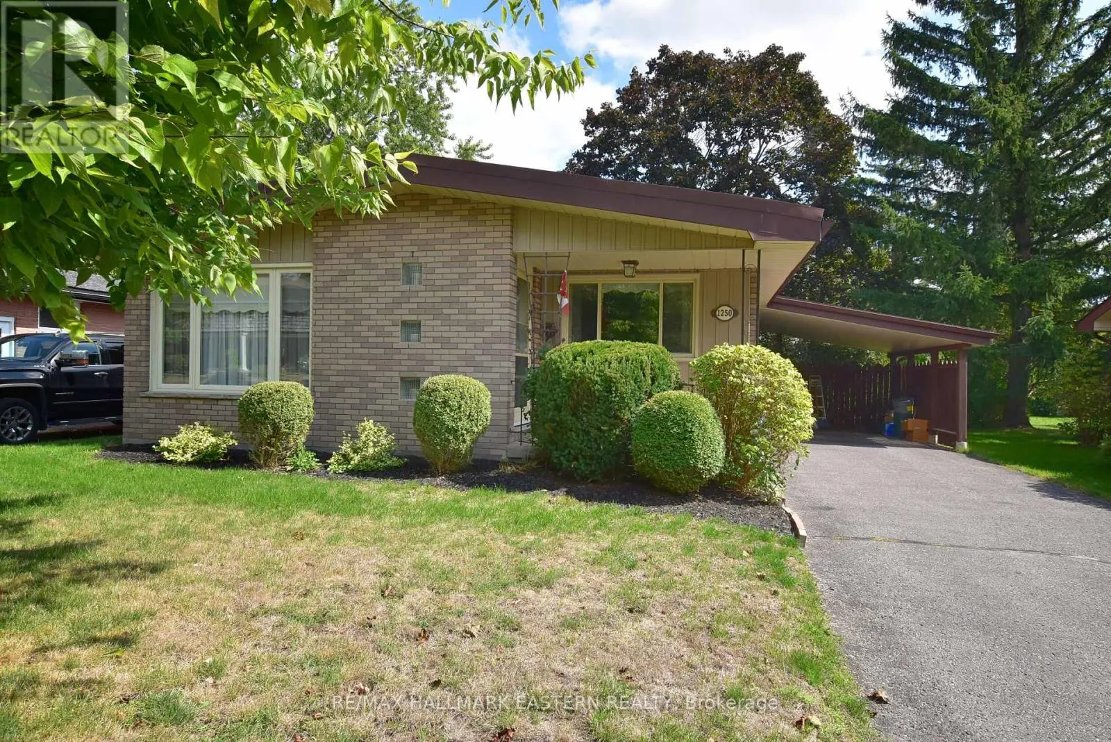1250 FRANKLIN DRIVE