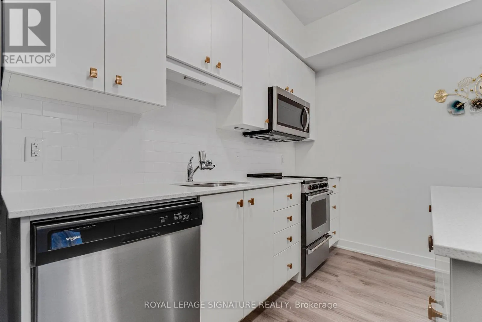 211 - 110 FERGUS AVENUE