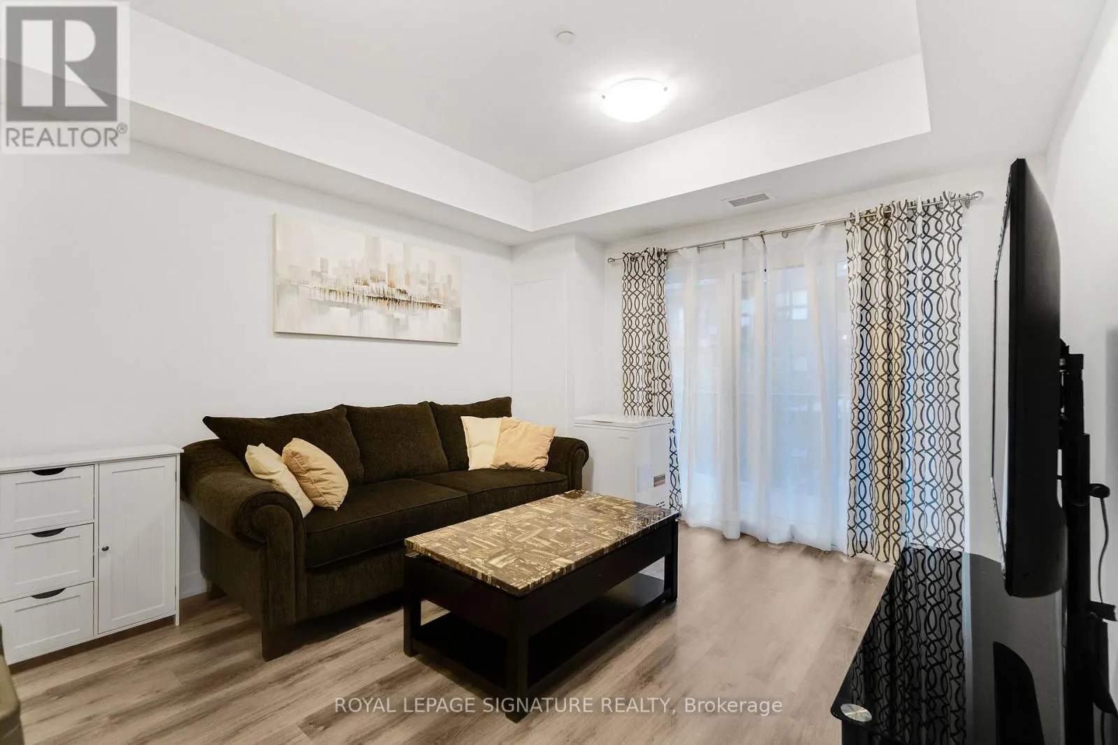 211 - 110 FERGUS AVENUE