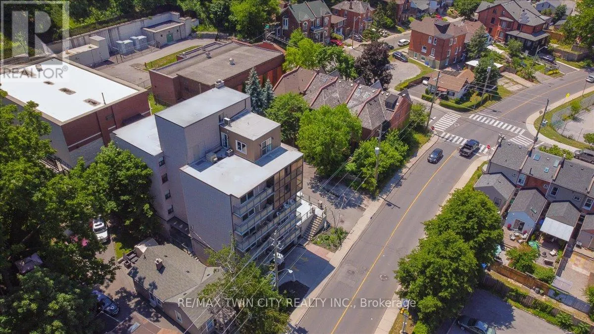 PENTHOUSE - 200 CHARLTON AVENUE E