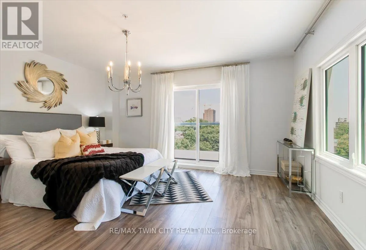 PENTHOUSE - 200 CHARLTON AVENUE E