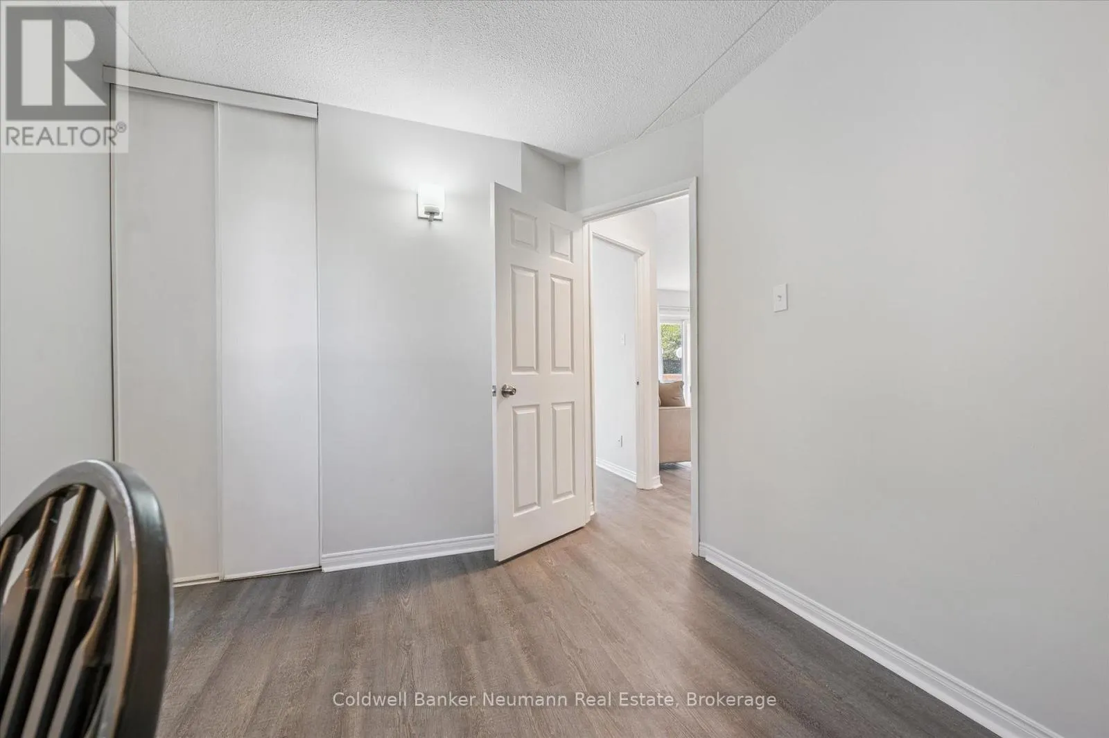 204 - 266 OVERLEA DRIVE, #204