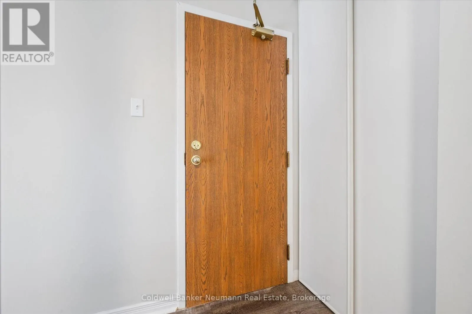 204 - 266 OVERLEA DRIVE, #204