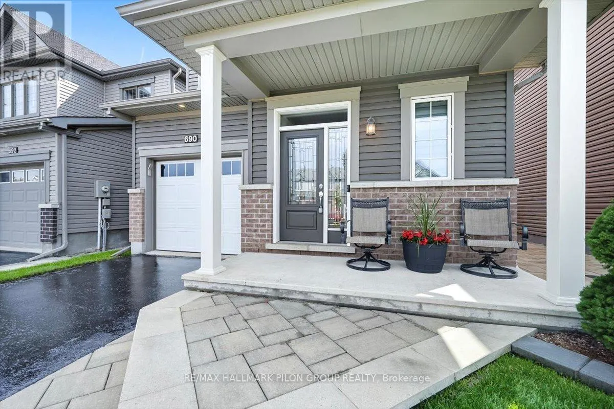 690 DECOEUR DRIVE
