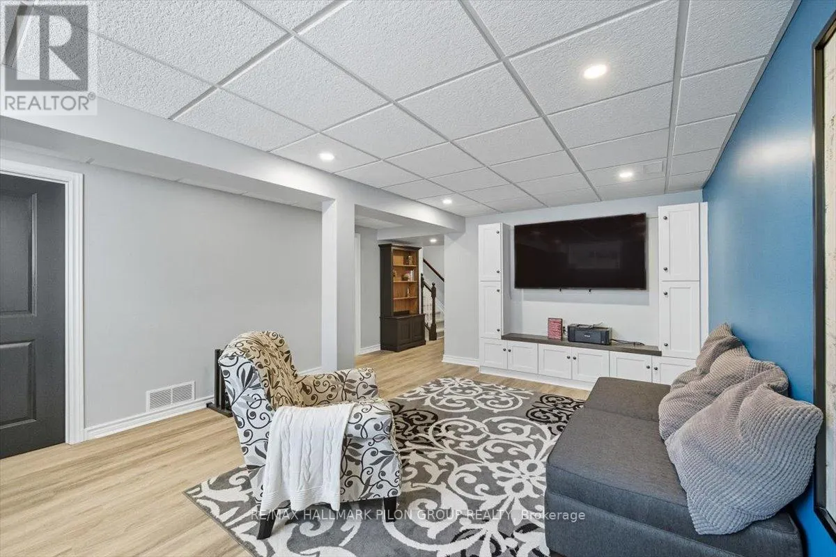 690 DECOEUR DRIVE