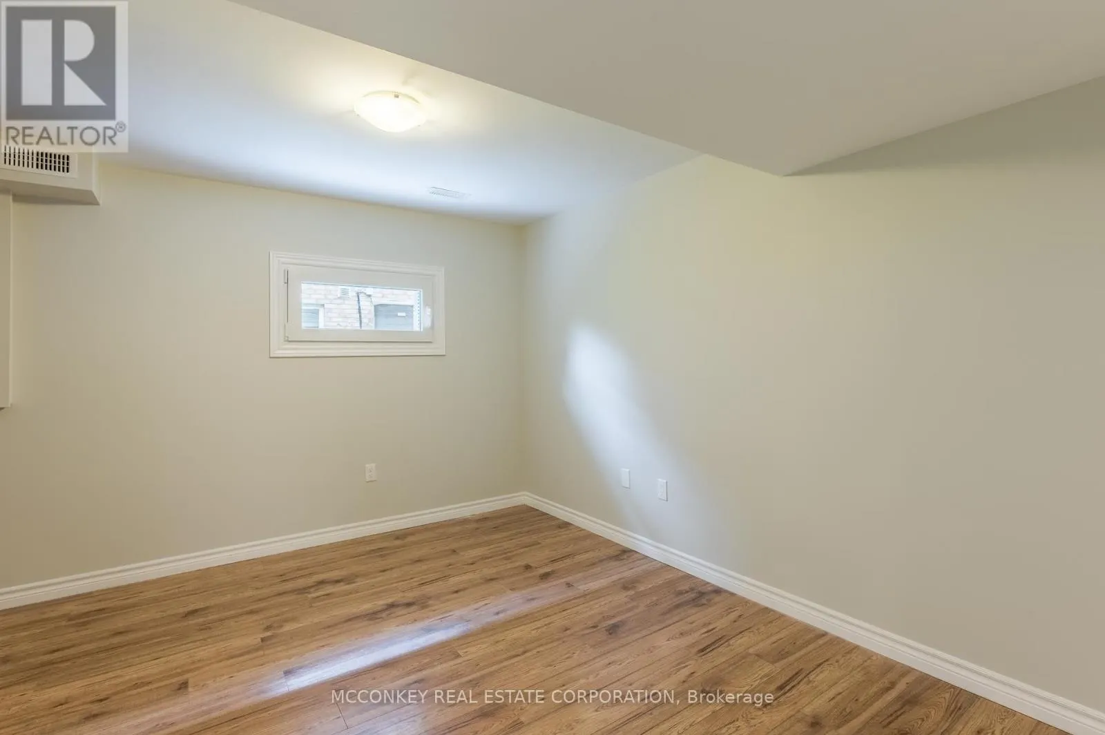 1563 SCOLLARD CRESCENT