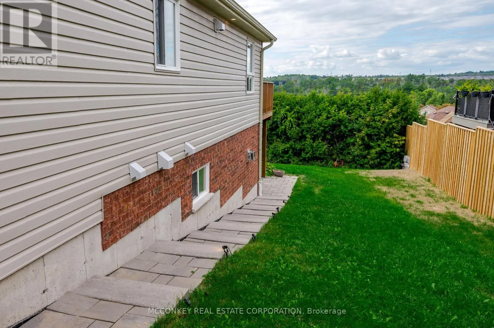 1563 SCOLLARD CRESCENT