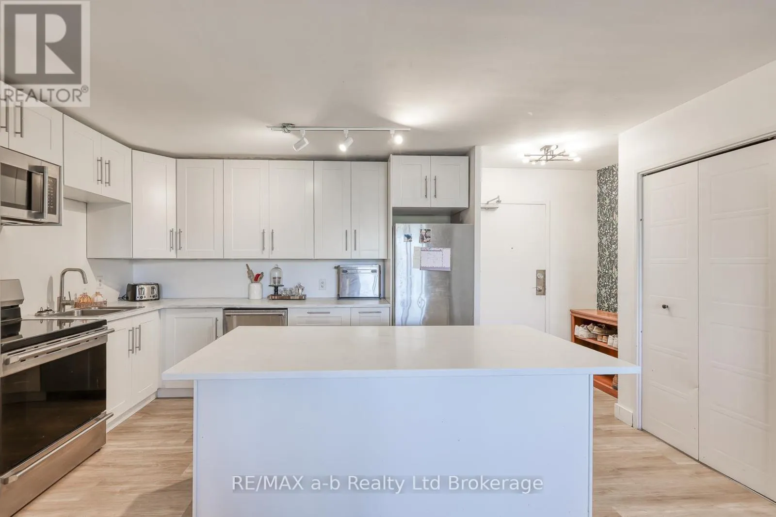 510 - 563 MORNINGTON AVENUE, #510