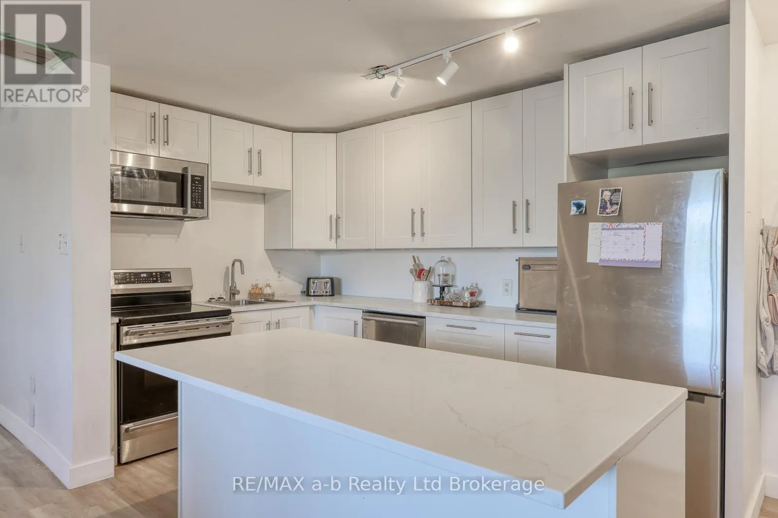 510 - 563 MORNINGTON AVENUE, #510