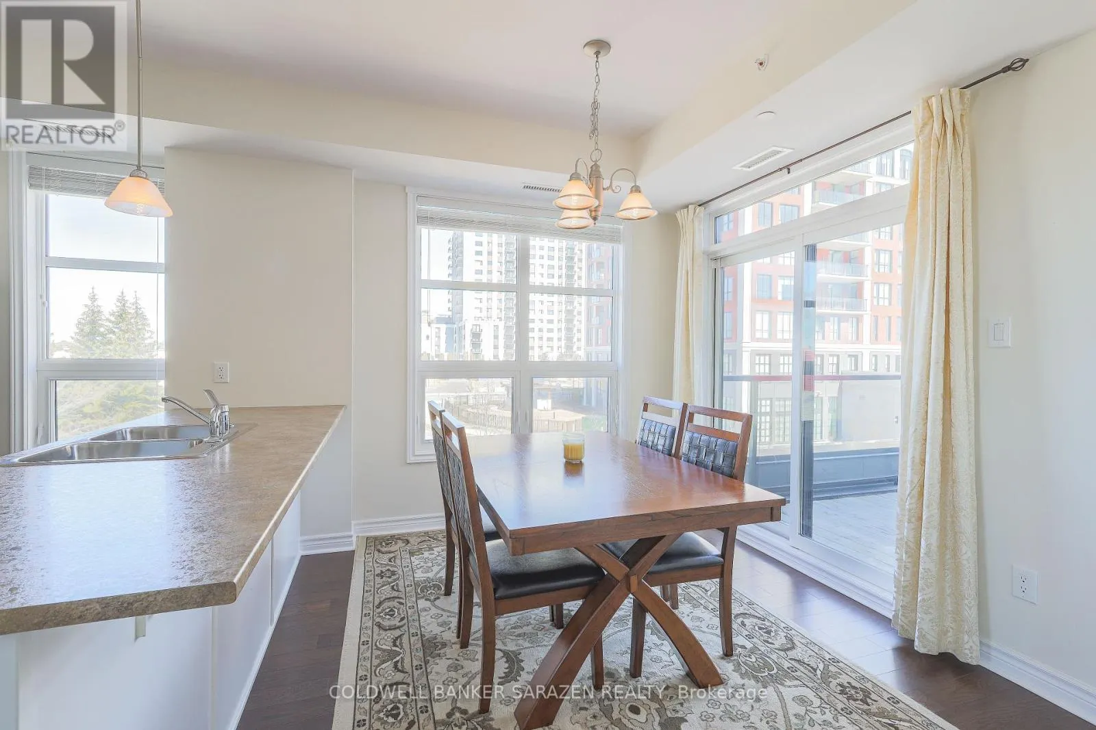 304 - 659 SUE HOLLOWAY DRIVE