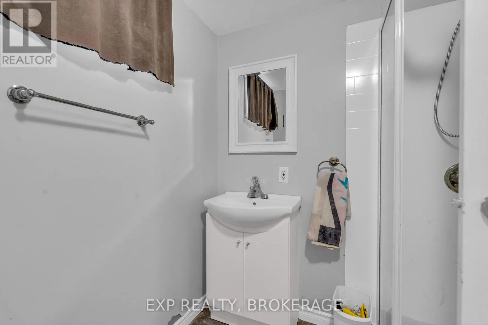 1120 BASSWOOD PLACE