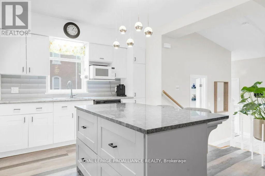306 BLEECKER AVENUE