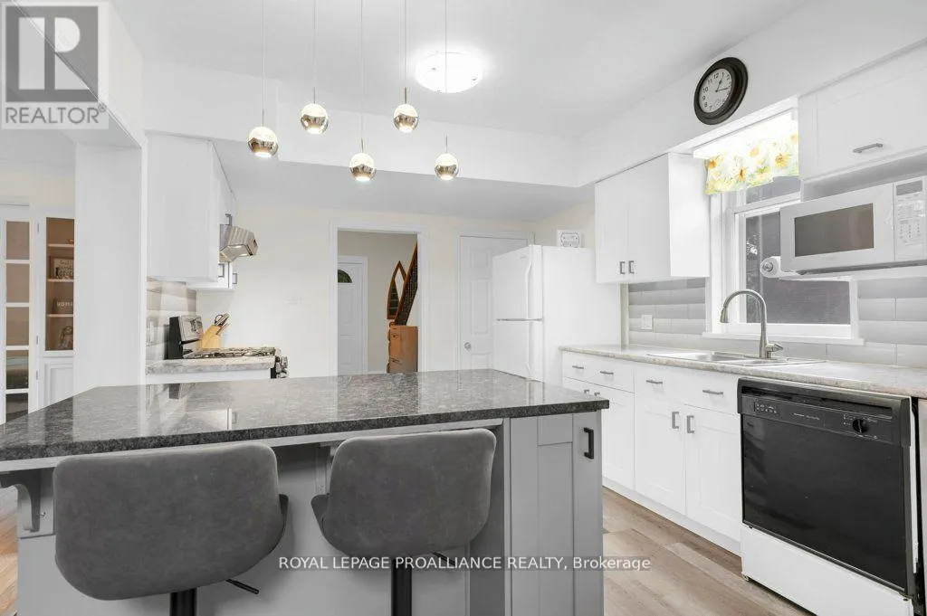 306 BLEECKER AVENUE
