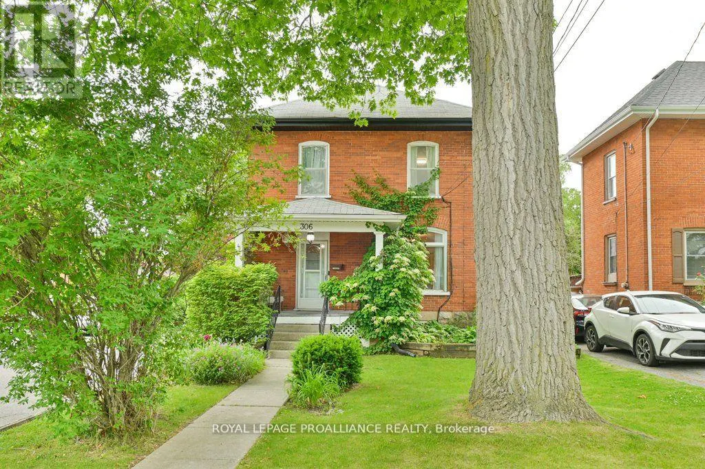306 BLEECKER AVENUE