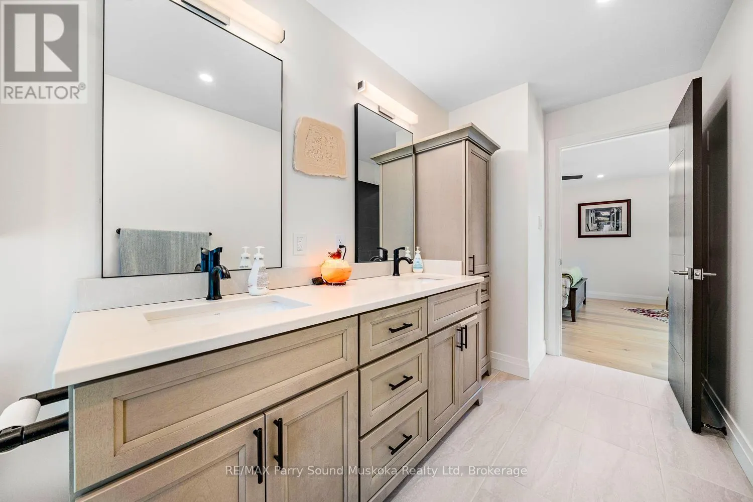 44 DENNIS DRIVE