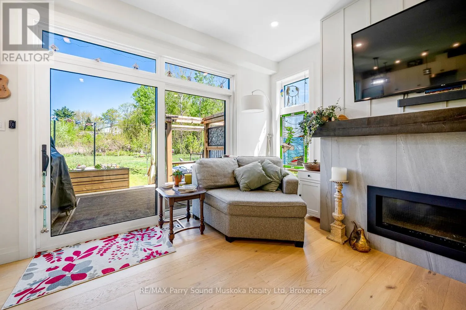 44 DENNIS DRIVE