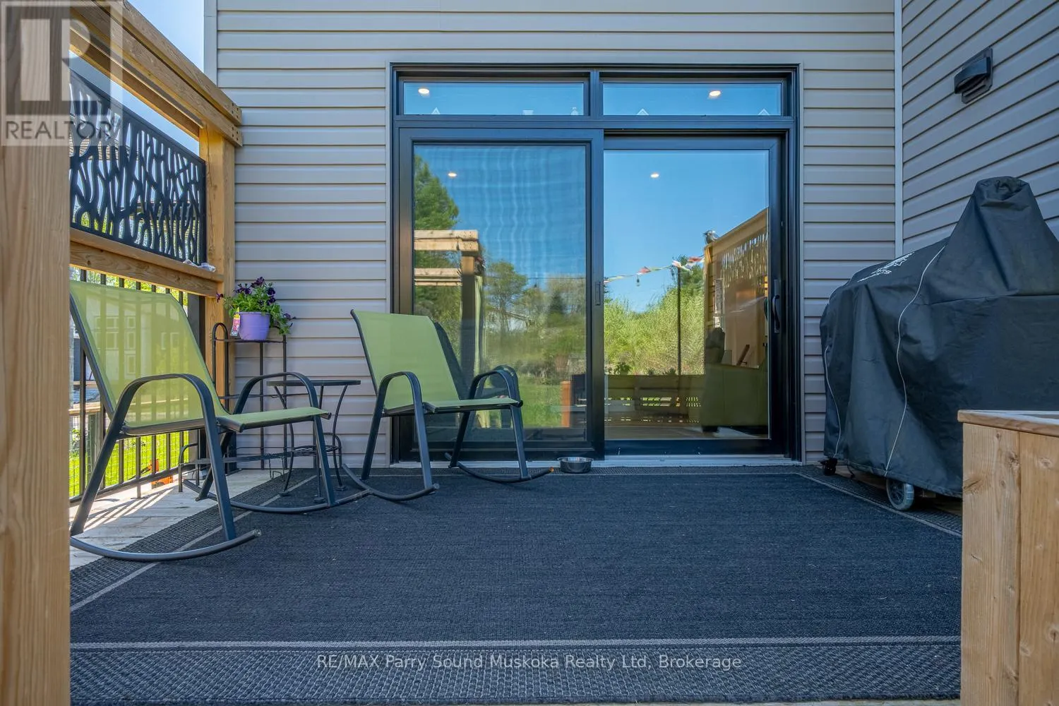 44 DENNIS DRIVE