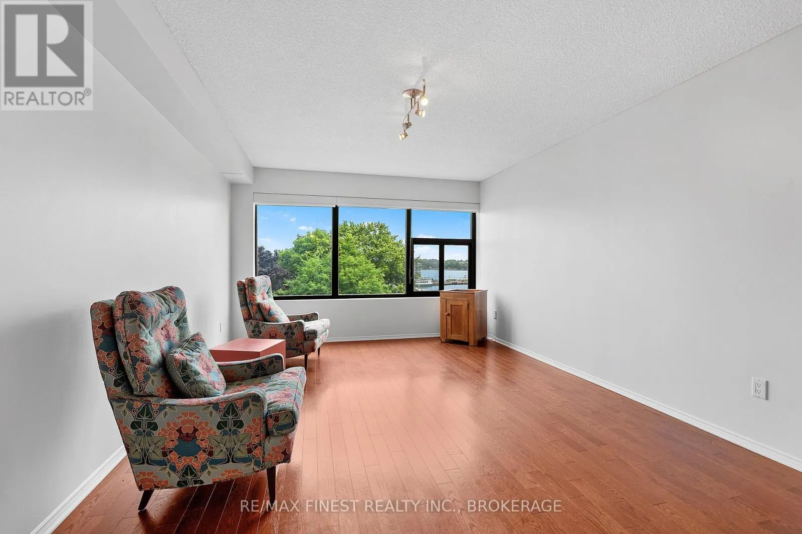 306 - 185 ONTARIO STREET, #306