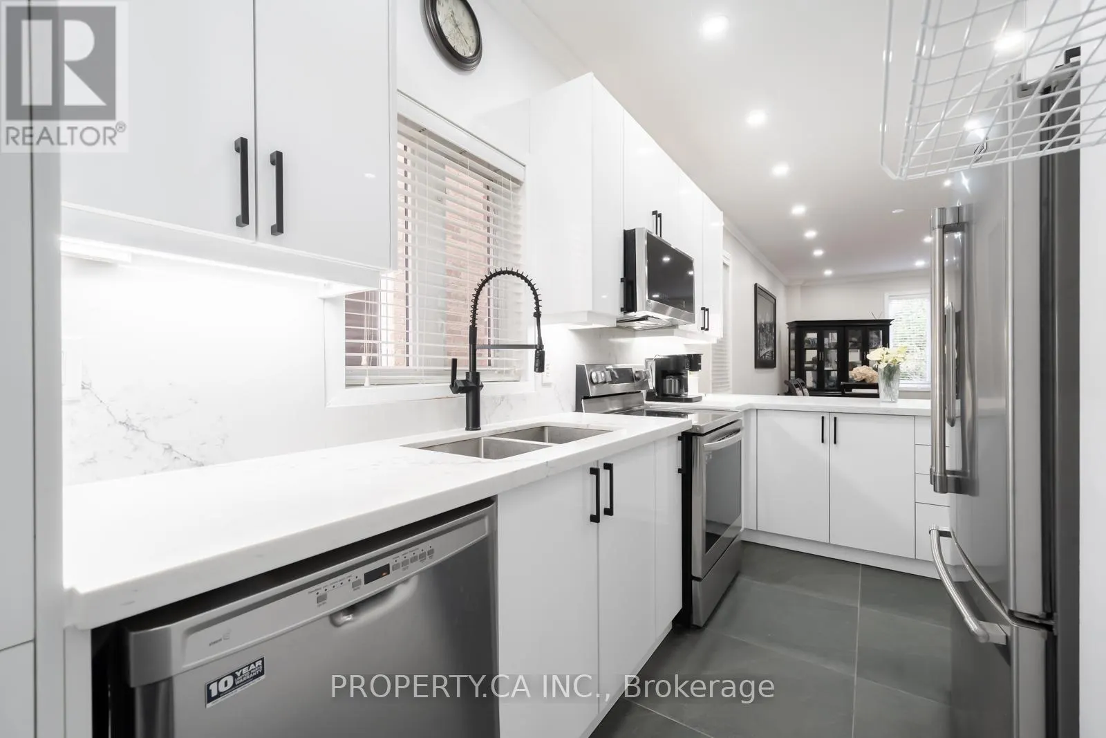 33 PANORAMA WAY