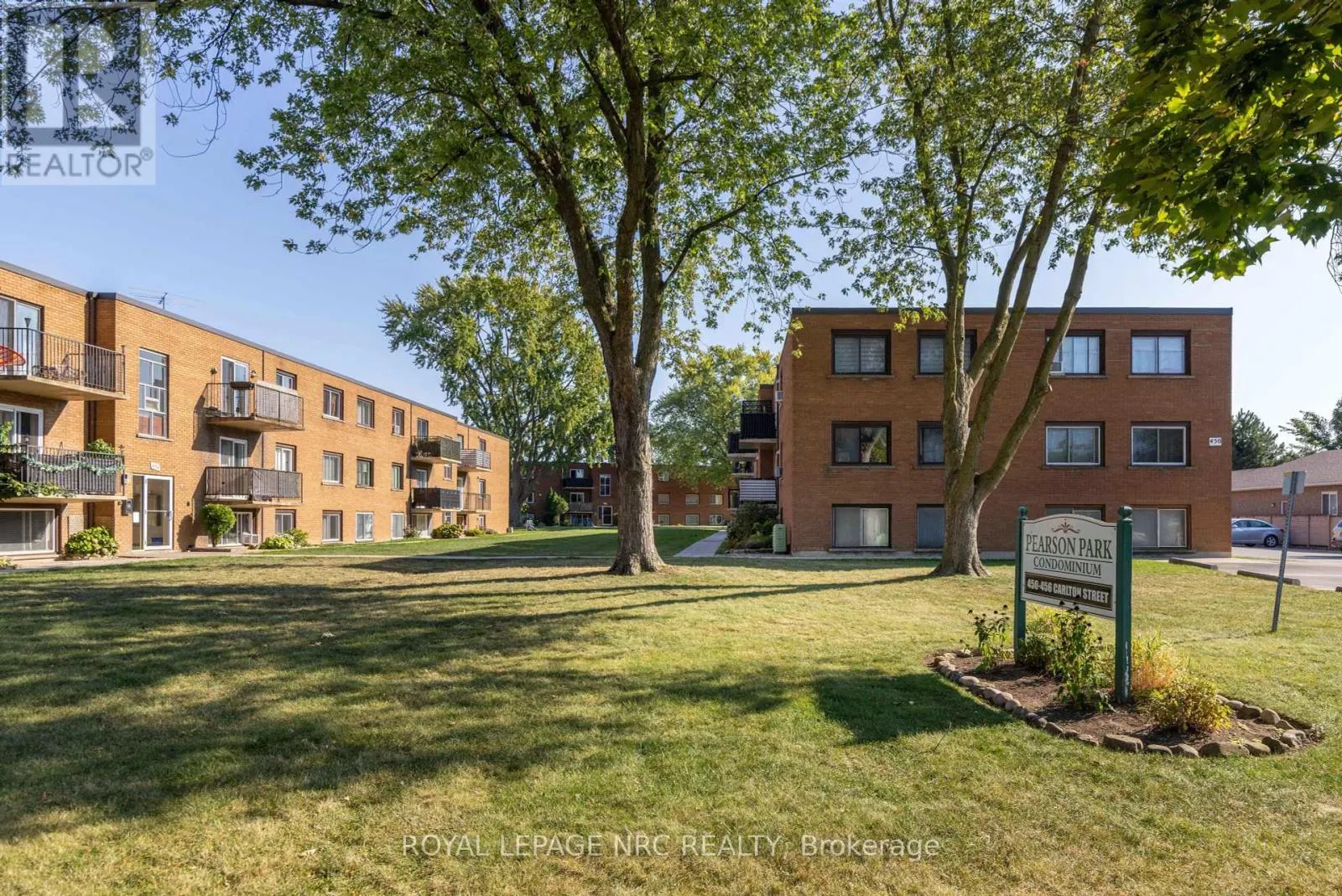 34 - 456 CARLTON STREET, #34