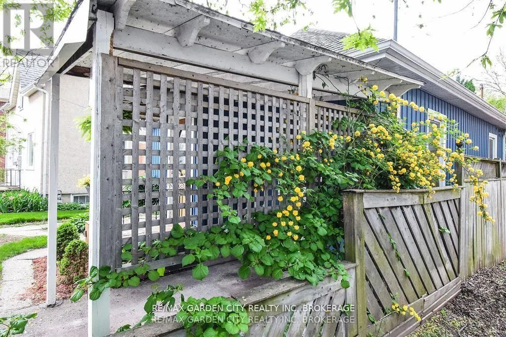 76 BEECH STREET