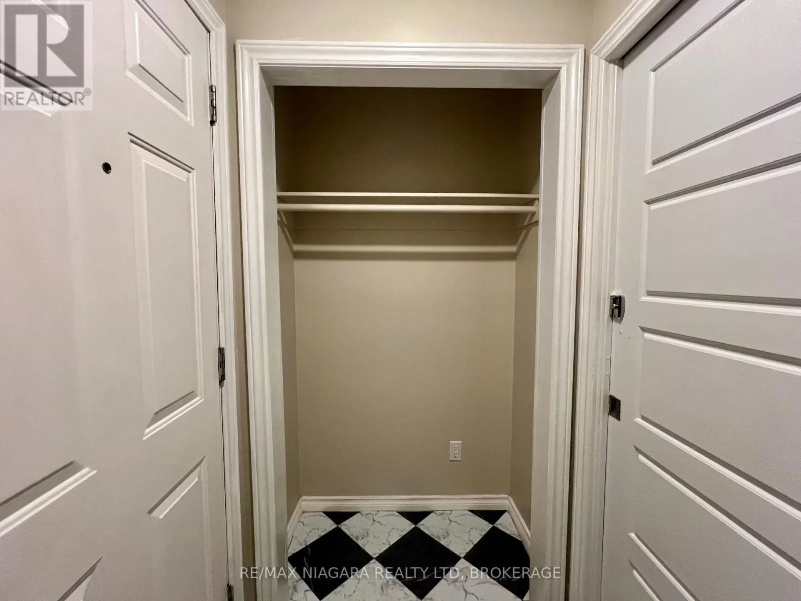 LOWER - 7253 THORNHILL CRESCENT, #Lower