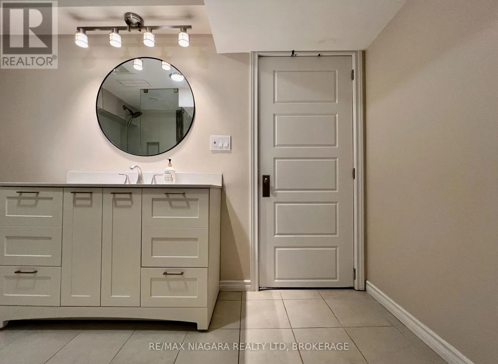 LOWER - 7253 THORNHILL CRESCENT, #Lower