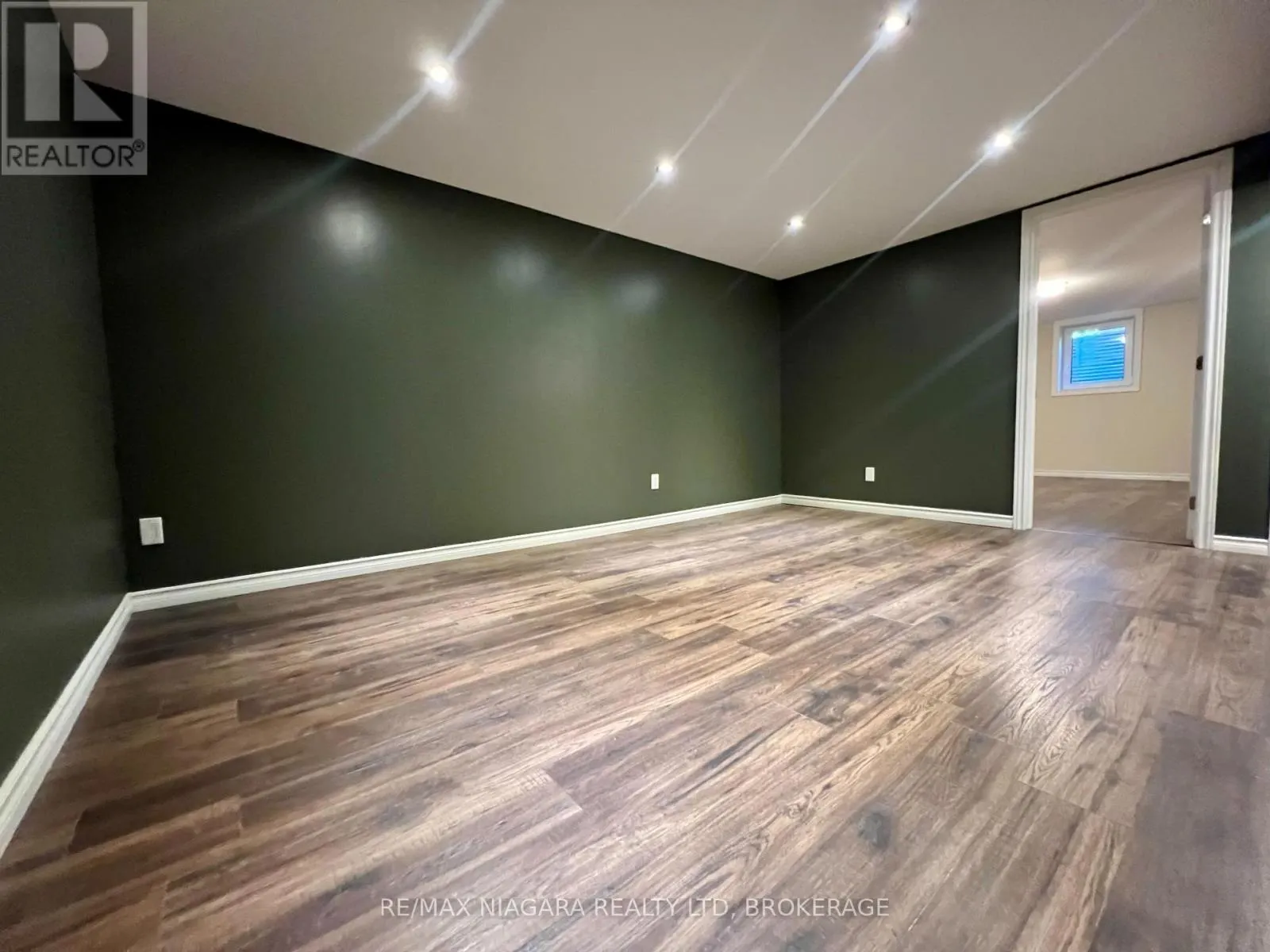 LOWER - 7253 THORNHILL CRESCENT, #Lower